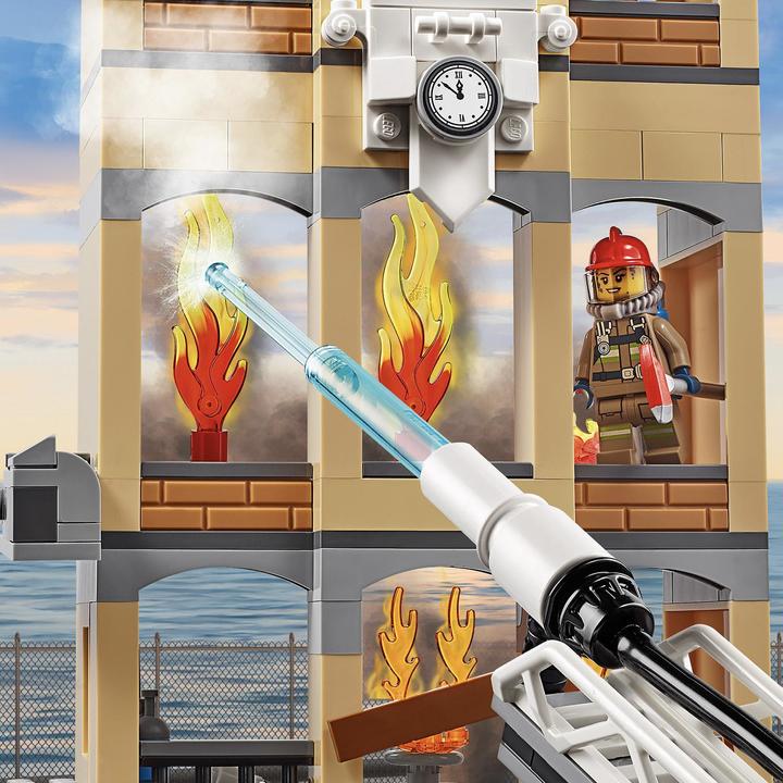 Image du produit LEGO Les pompiers du centre-ville (60216, LEGO City)