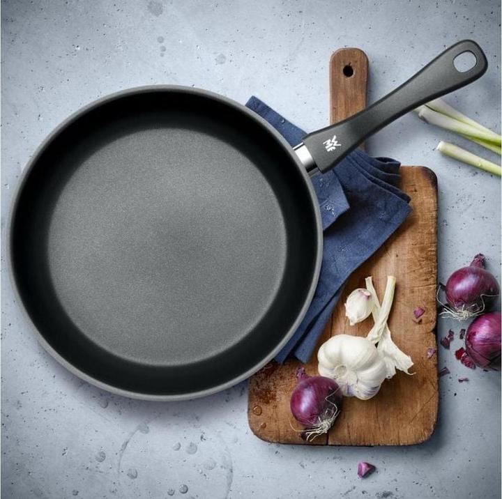 Immagine prodotto WMF Padella per maniglie (28 cm, Padella per friggere, Acciaio inossidabile)
