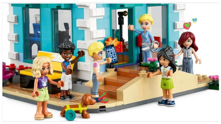 Actual product image LEGO Heartlake City Community Centre (41748, LEGO Friends)