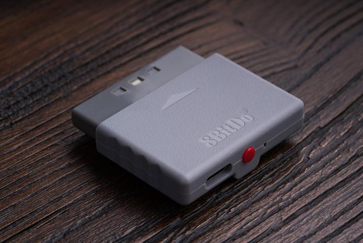 Image du produit 8bitdo Récepteur rétro PS1/PS2 (PS2, Playstation Classic, PC)