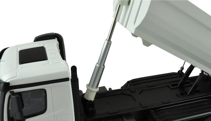 Actual product image Amewi Mercedes PRO Metal Electric Brushed Truck 4WD 1:18 RTR white (RTR Ready-to-Run)