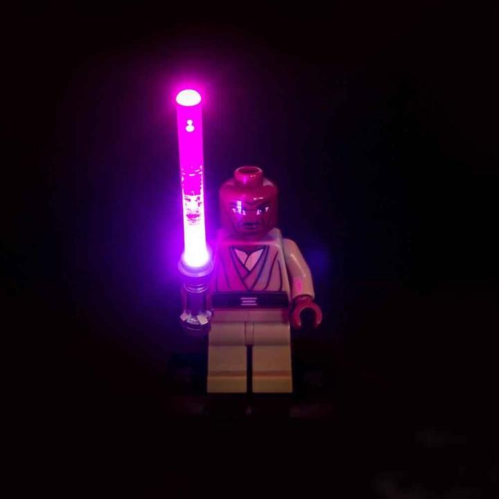 Image du produit Light my bricks Sabre laser LEGO® Star Wars avec LED vilet/rose foncé (avec câble 5 cm)