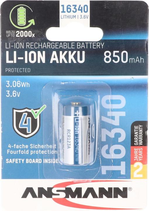 Actual product image AccuCell 8x quick charger and 8 pcs CR123 A Li-ion battery pack (1 pcs., CR123A, 760 mAh, Battery + charger)