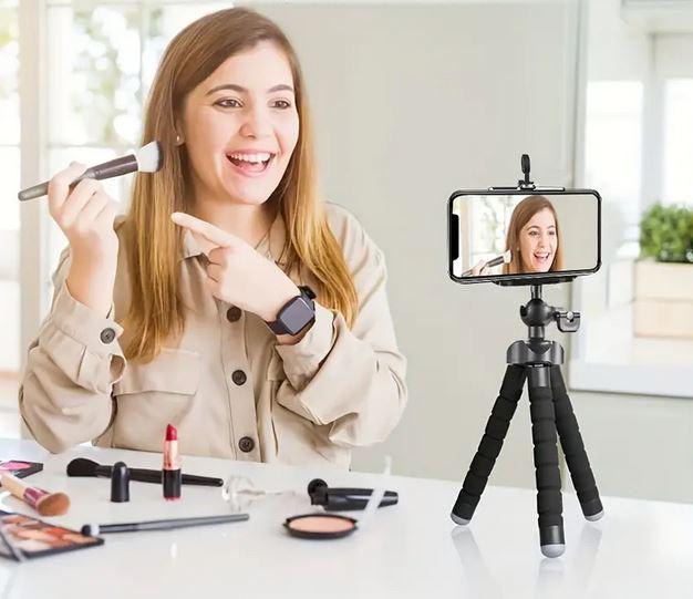 Actual product image Kikkerland Smartphone Tripod (Foam material, Fabric, Plastic)