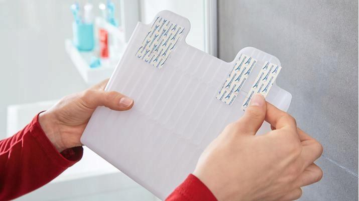 Produktbild tesa Powerstrips Waterproof Duschkorb (23 x 10 x 22 cm)