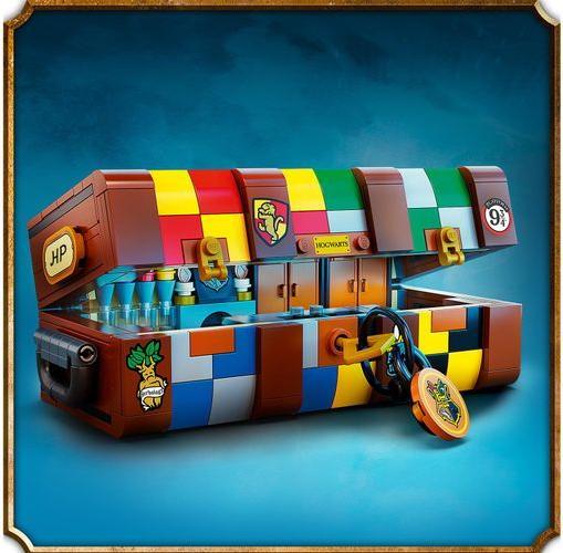 Actual product image LEGO Hogwarts magic suitcase (76399, LEGO Harry Potter)