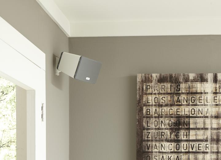 Actual product image Sanus Wall bracket for Sonos ONE, PLAY:1 & 3 (1 pcs., Wall installation, Pivoting, Tiltable)