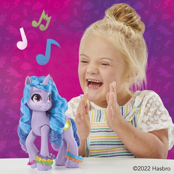Actual product image My Little Pony Discover your pony sparkle Sparkle Fun Izzy Moonbow, 20 cm high pony for children, with