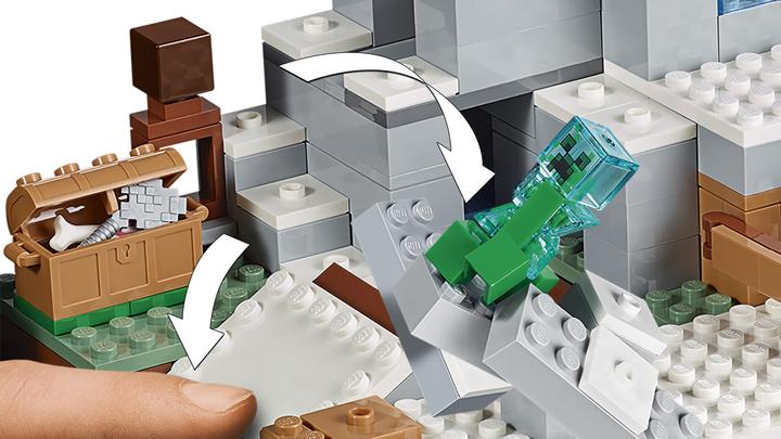 Actual product image LEGO Minecraft The Mountain Cave (21137, LEGO Minecraft)
