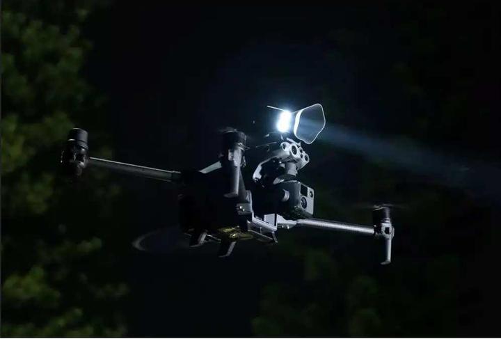 Produktbild DJI CZI LP12 Speaker & Spotlight for M30 (DJI Matrice 30)