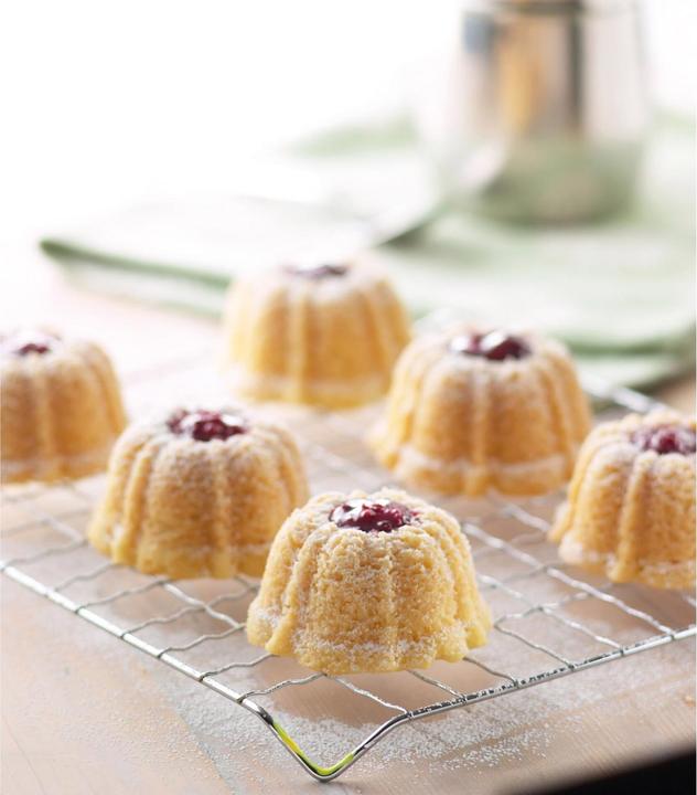 Actual product image Nordic Ware Pro Cast Bundt Brownie Pan