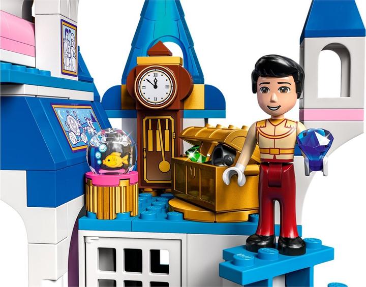 Actual product image LEGO Cinderella's castle (43206, LEGO Disney)