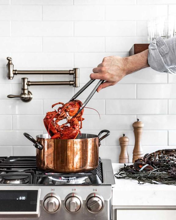 Productafbeelding de Buyer Inocuivre Braadpan met Gietijzeren Handgrepen en Deksel (28 cm, Braadpan + kasserol, Roestvrij staal, Koper)