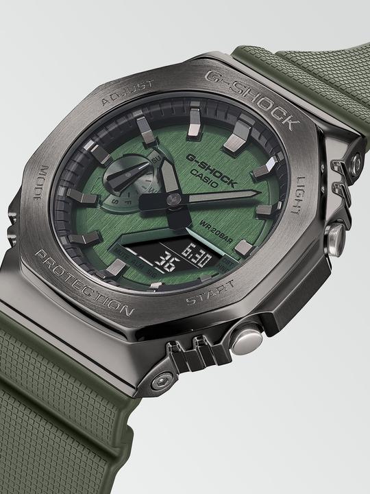 Actual product image G-Shock GM-2100B-3AER (Digital watch, Analogue wristwatch, 44.40 mm)