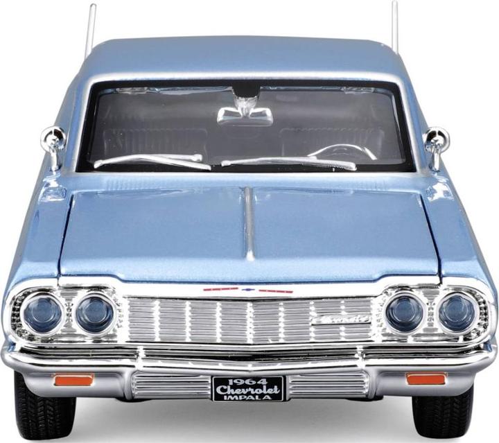Actual product image Maisto Chevrolet Impala 1964 1/24 blue