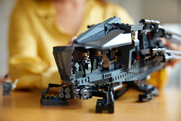 Actual product image LEGO Dune Atreides Royal Ornithopter (10327, LEGO Icons)