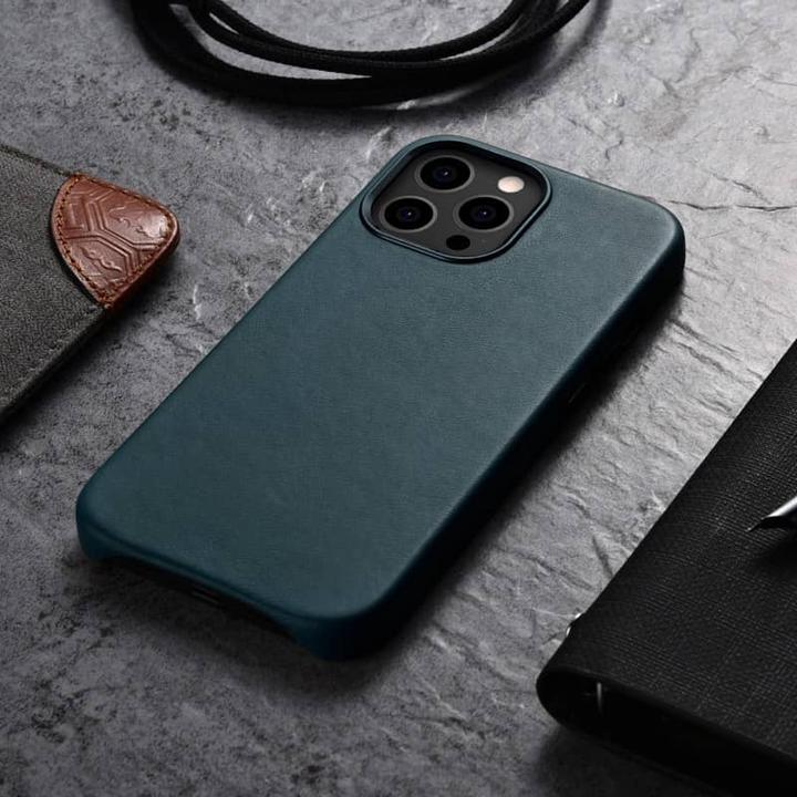 Image du produit iCarer Housse en cuir huilé pour iPhone 13 Pro Noir (Compatible avec MagS) (Apple iPhone 13 Pro, Apple iPhone 15 Pro Max)