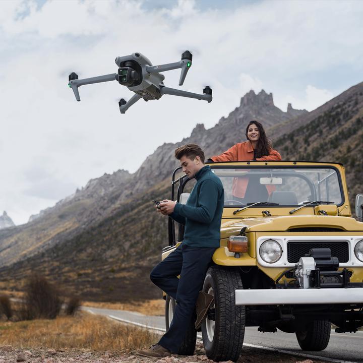 Image du produit DJI Air 3 Fly More Combo (RC-N2) (46 min, 720 g, 48 Mpx)