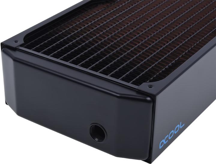 Actual product image Alphacool NexXxoS UT60 Full Copper 560mm (140 mm)