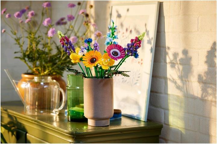 Actual product image LEGO Wildflower Bouquet (10313, LEGO Icons, LEGO Botanical)
