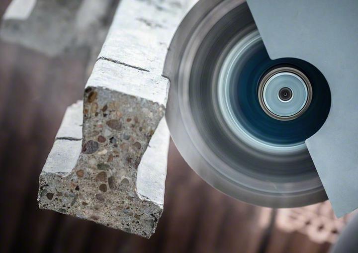 Produktbild Bosch Professional Zubehör EXPERT MultiMaterial Diamanttrennscheiben, 150 x 22,23 x 2,4 x 12 mm