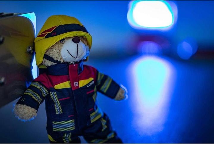 Actual product image Simba Fire brigade plush bear (13 cm)