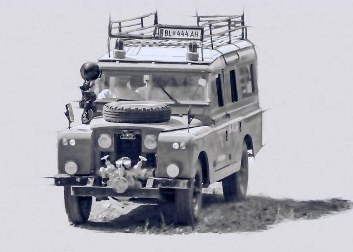 Actual product image Italeri Car model 1:24 Land Rover Fire Truck