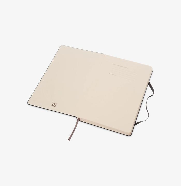 Actual product image Moleskine Notebook Classic Large (A5, Dotted, Hardcover)