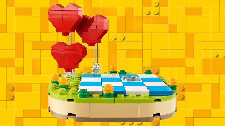Actual product image LEGO Valentine bear 40462 (40462, LEGO Classic)