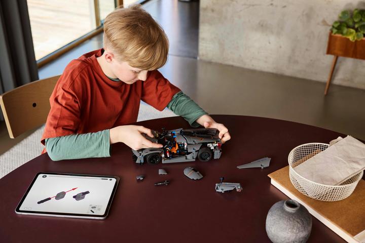 Actual product image LEGO Koenigsegg Jesko Absolut super sports car (42173, LEGO Technic)