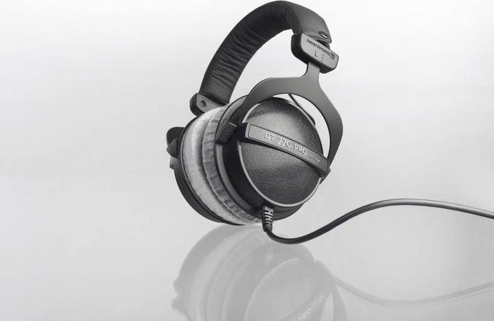 Actual product image Beyerdynamic DT 770 Pro (No noise cancelling, Cable)