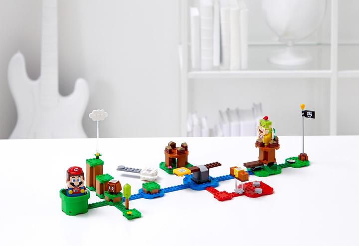 Actual product image LEGO Adventures with Mario Starter Course (71360, LEGO Super Mario, LEGO Rare Sets)