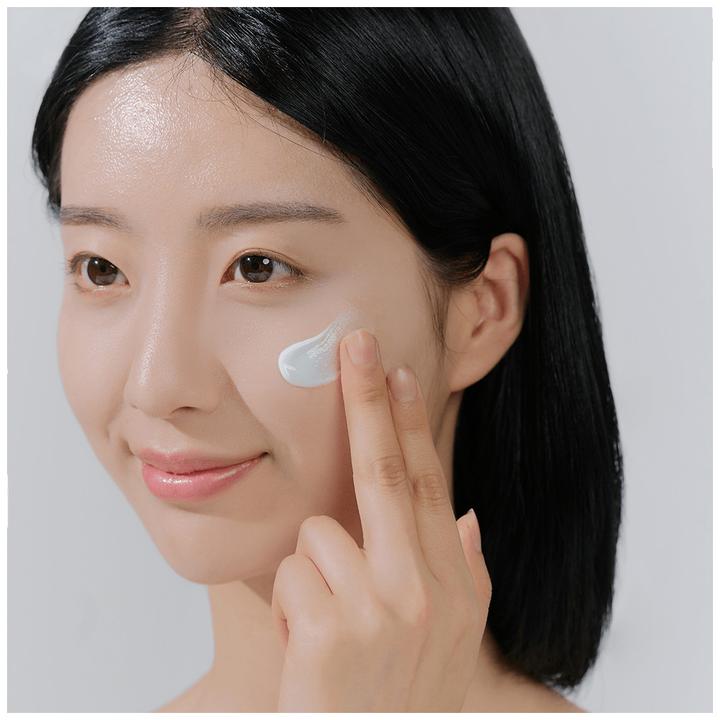 Image du produit Skin1004 Madagascar Centella Hyalu-Cica Water-Fit Sun Serum 100ml (Crème solaire visage, SPF 50+, 100 ml)