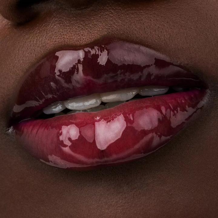 Produktbild Catrice Glossin Glow Tinted Lip Oil Drama Mama (020 Drama Mama)