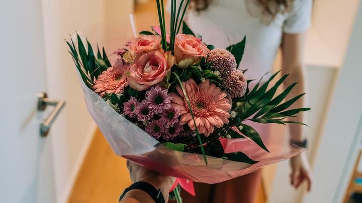 Actual product image Migros Ostschweiz Biedermeier bouquet (Cut flowers)