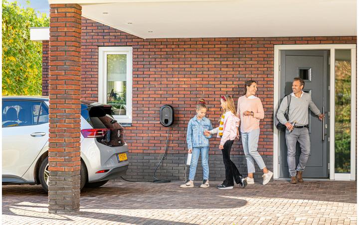 Actual product image Ratio Electric Charging station solar 11 - 22 kW, type 2, WLAN/LAN/BT, 7.5 m (Type 2, 22 kW, 32 A, Hard wired)