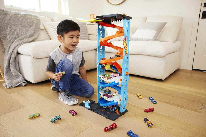 Actual product image Hot Wheels City Transforming Race Tower