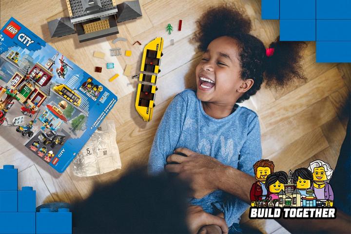 Immagine prodotto LEGO Piazza della città (60271, LEGO City)