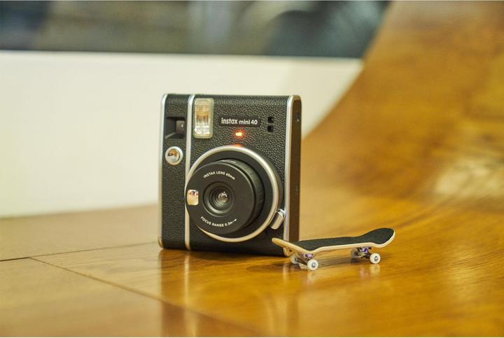 Actual product image Fujifilm Instax Mini 40