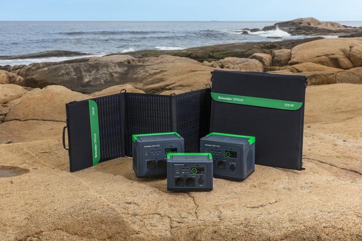 Actual product image APC Schneider OffGrid Portable Solar Panel 100W (100 W, 3.80 kg)