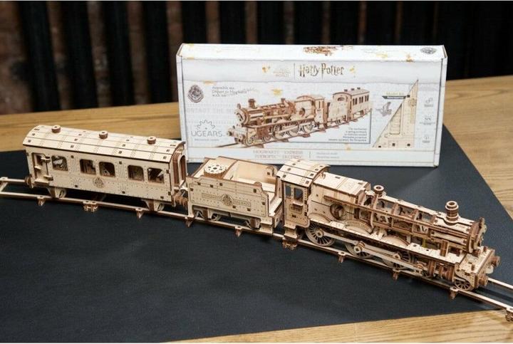 Actual product image Ugears Harry Potter Hogwarts-Express