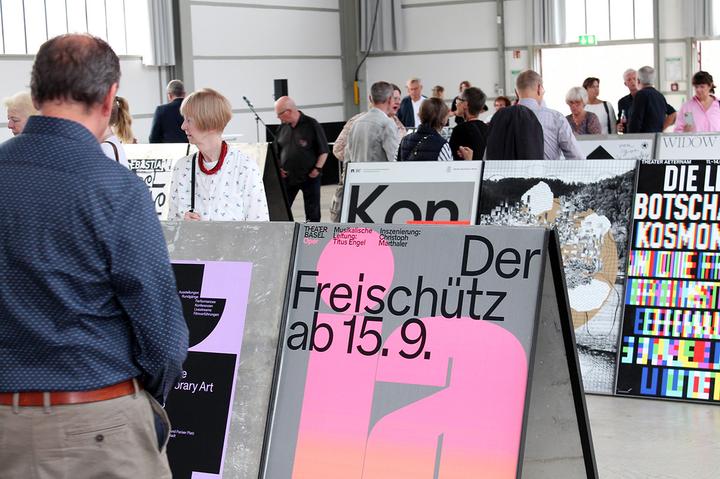 Actual product image 100 Beste Plakate 23 (German, Studio Es, 100 Best Posters e. V., 2024)