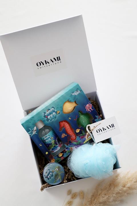 Image du produit Oykami Geschenkbox Junge "under the Sea" mit Seepferdchen