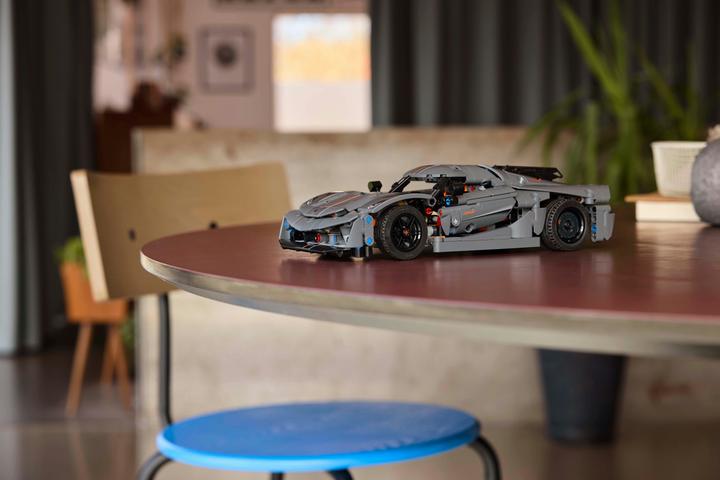 Actual product image LEGO Koenigsegg Jesko Absolut super sports car (42173, LEGO Technic)