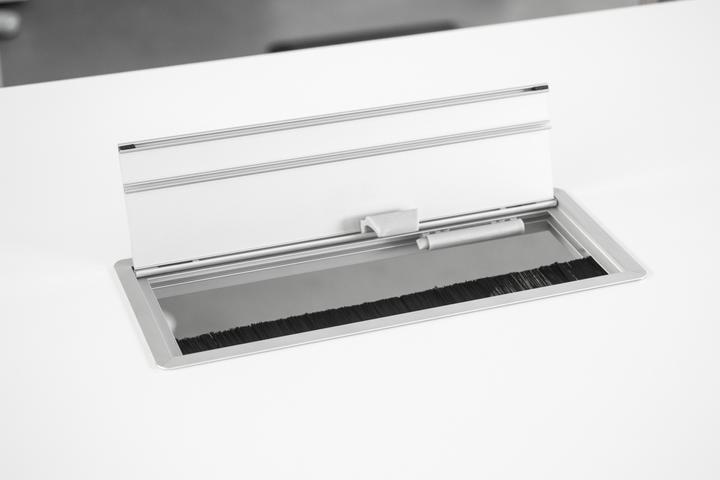 Produktbild Escritorio Kabelklappe 30cm mit Einbau, aluminium (Kabeldurchlass, 12 cm)