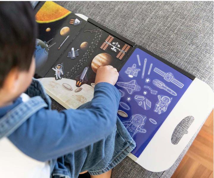 Actual product image Selecta Spielzeug Magna Carry – Space Explorer Magnetbuch