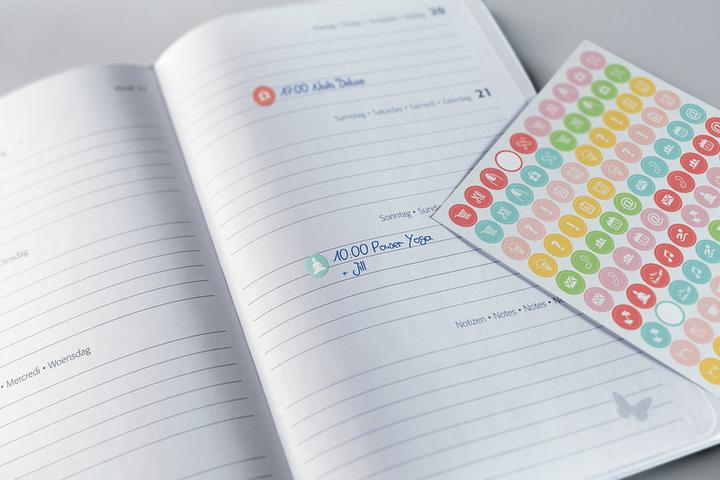 Produktbild Jolie Agenda Flair 2025 J5100 1W/2S indigo blue ML A6 (A6, Deutsch, Englisch, Niederländisch, Französisch)