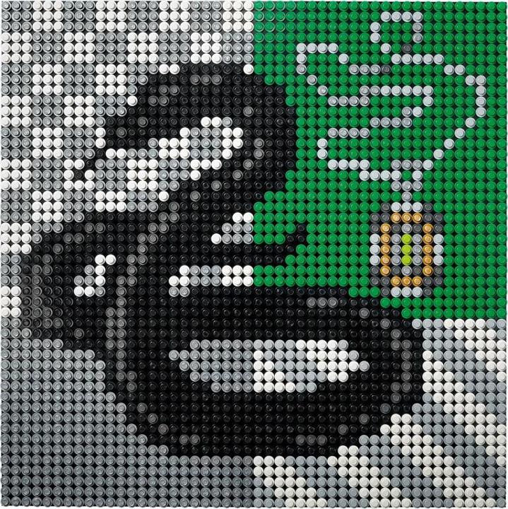 Actual product image LEGO Harry Potter Hogwarts Crest (31201, LEGO Harry Potter)