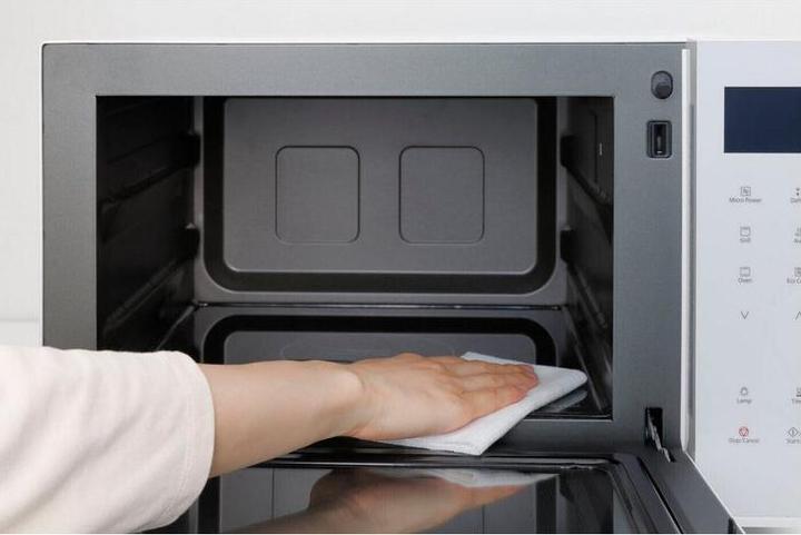 Productafbeelding Panasonic Microgolfoven Combi Nn-Df37pwe (23 l)