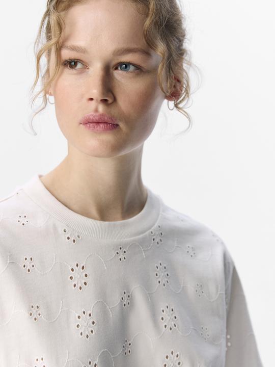 Actual product image Object Broderie Anglaise T-shirt (S)
